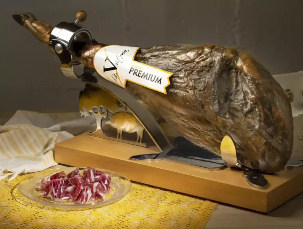 Jamón Premium Esencia Victoria в комплекте с чоризо и сальчичон