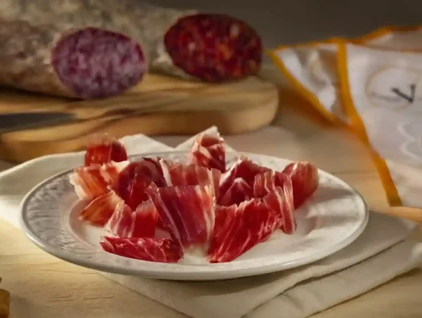 Jamón Premium Esencia Victoria в комплекте с чоризо и сальчичон