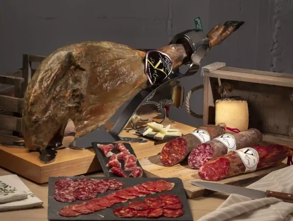 Jamon iberico de campo 50% в комплекте с мясным ассорти и сыром