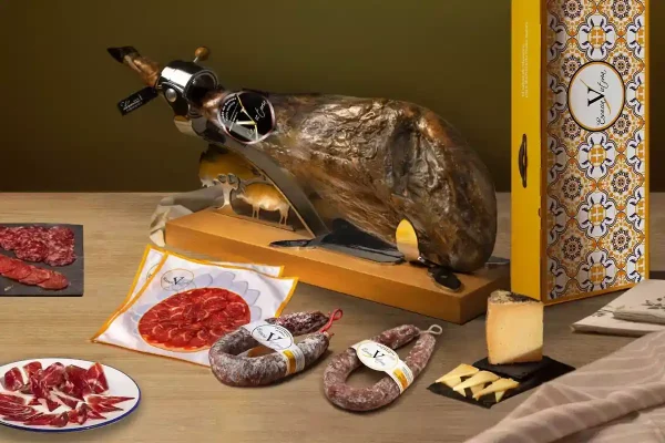 Jamon iberico de bellota 100%  в наборе с мясным ассорти